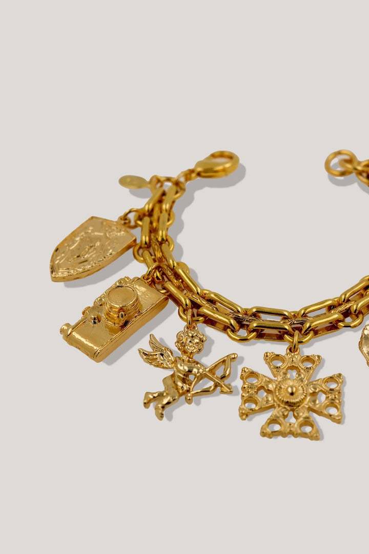 Bracelet à breloques fait main en plaqué or 24 carats, avec des symboles vintage uniques, élégant et intemporel, édition limitée.